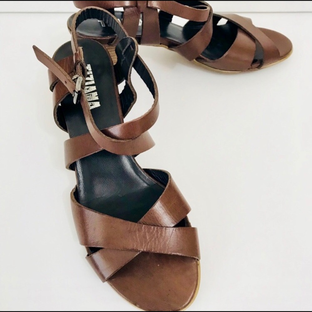 SOLD🚫Chocolate Ital Leather Block Heel Sandal - Picture 3 of 7